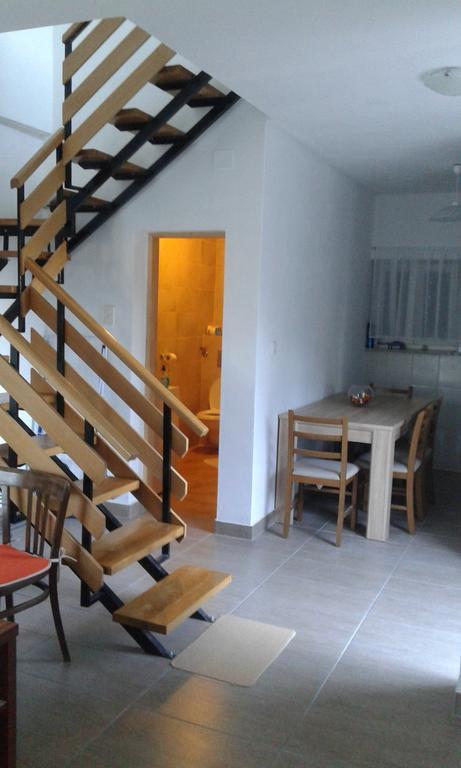 Apartman Radosic ฮวาร์ ภายนอก รูปภาพ