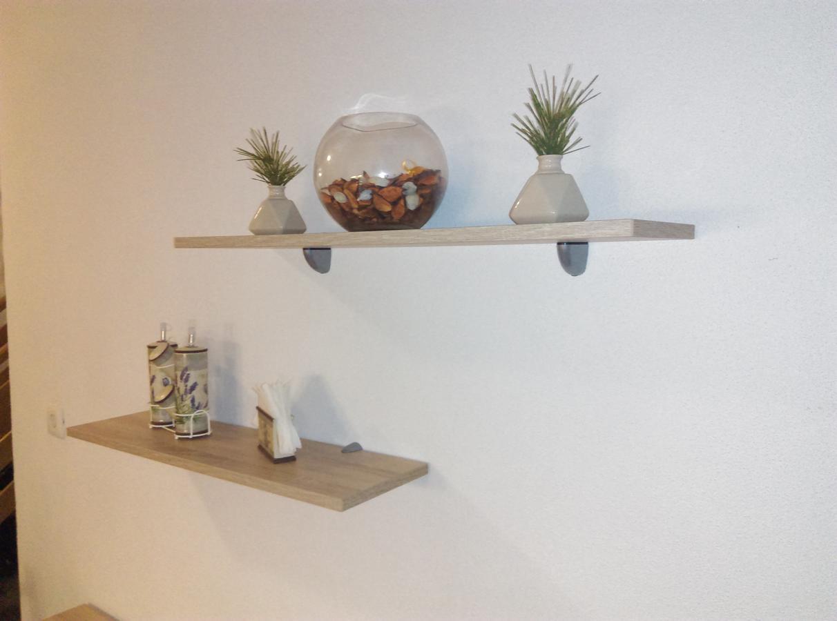 Apartman Radosic ฮวาร์ ภายนอก รูปภาพ